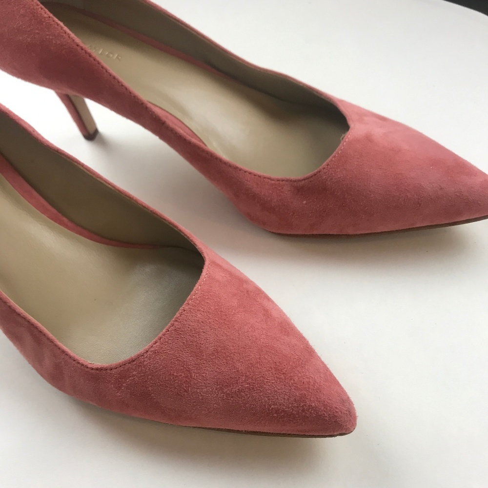 Ann Taylor| Eryn Suede Kitten Heels